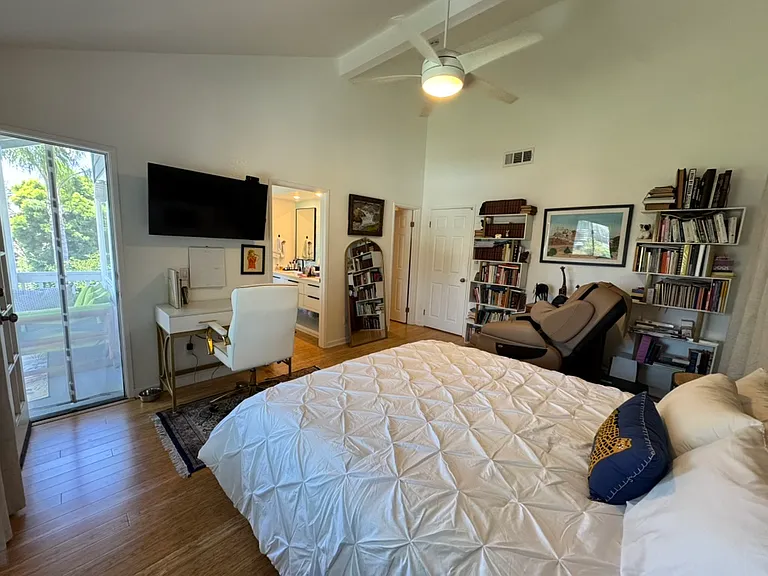 525 Summer View Cir #525 — Photo 4