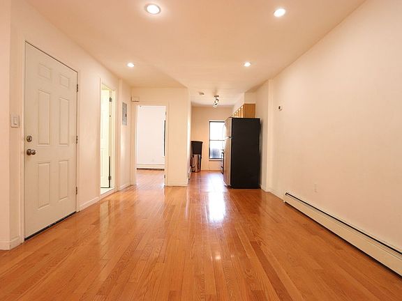 2nd image of 739 Franklin Ave #3F