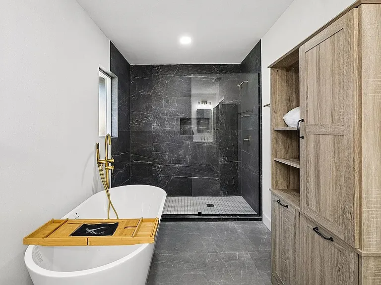 10042 Valley Forge Dr — Photo 8