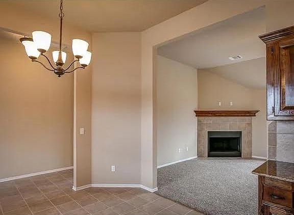 4th image of 816 Canyon Dr