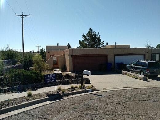 1st image of 1074 Roadrunner Ct
