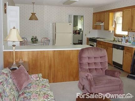 large laundry room
						:
						The large laundry with built ins is off the kitchen and opens into the garage.
