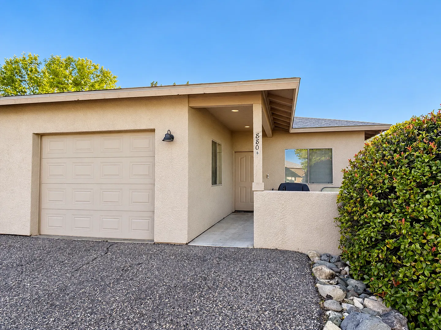 880EAD — Photo 1
