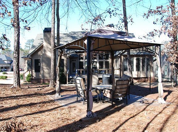 Rear view w/Gazebo