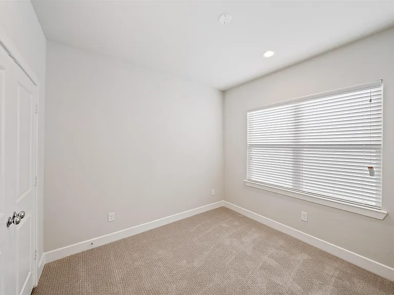 5910 Haring Ln — Photo 19