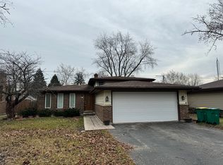 810 Mac Gregor Rd, Lockport, IL 60441