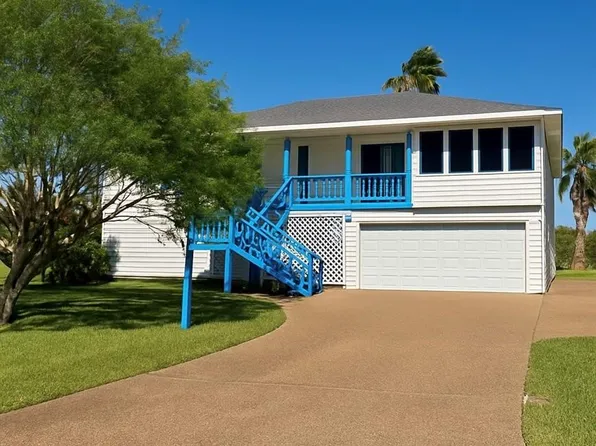 39 Front St, Rockport, TX 78382