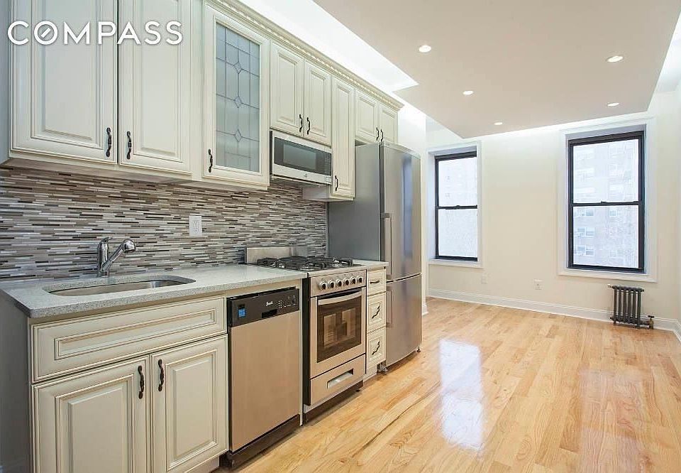 1st image of 411 E 6th St #D4