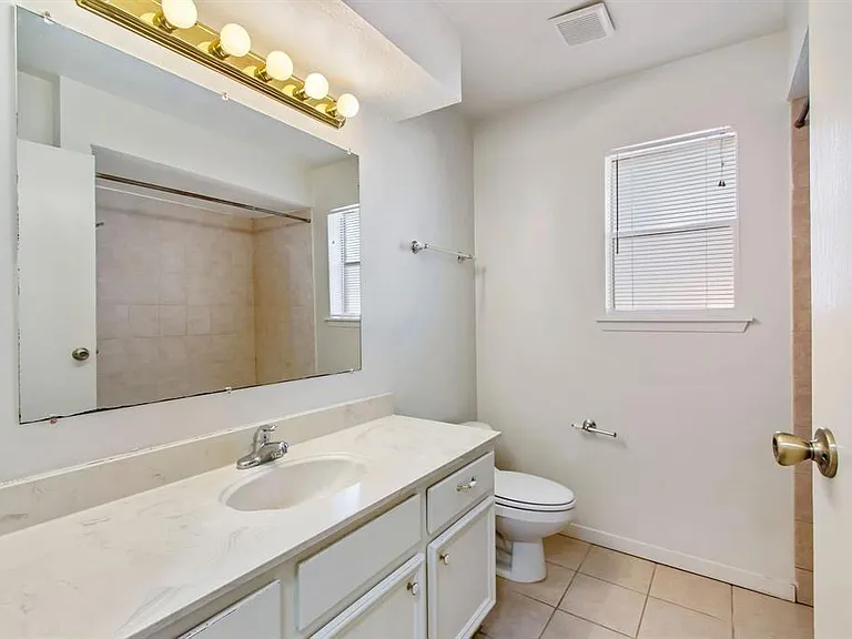 2106 Wickburn Dr — Photo 10