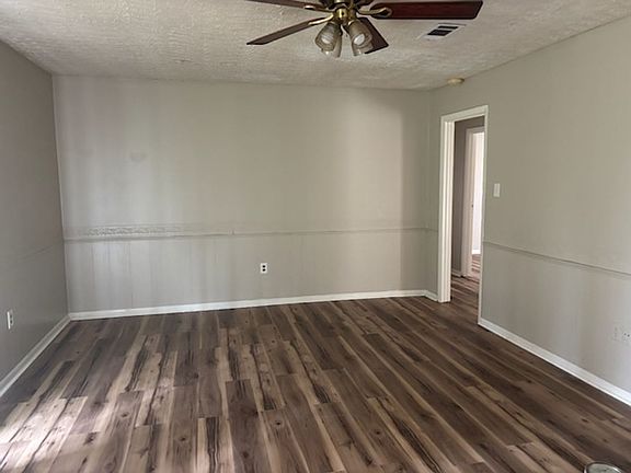 2nd image of 4528 Sandlewood Dr