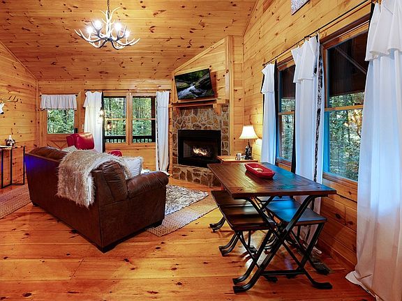 2nd image of 1564 Big Ben Rd