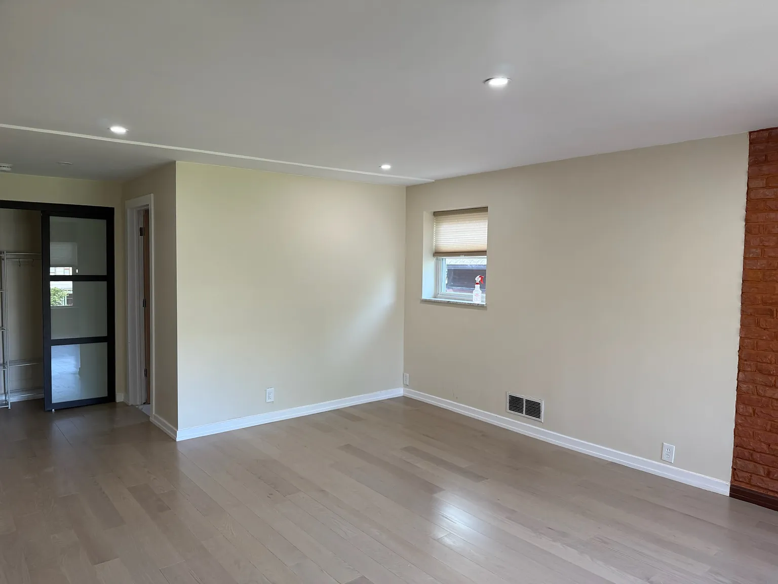 3 bed, 1750 sqft, $2,700 — Photo 4