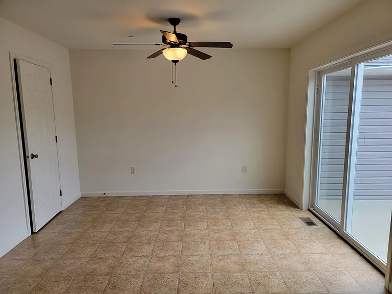 213 Limestone Dr — Photo 7