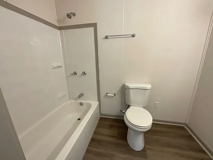 8919 Yarmouth Dr — Photo 14