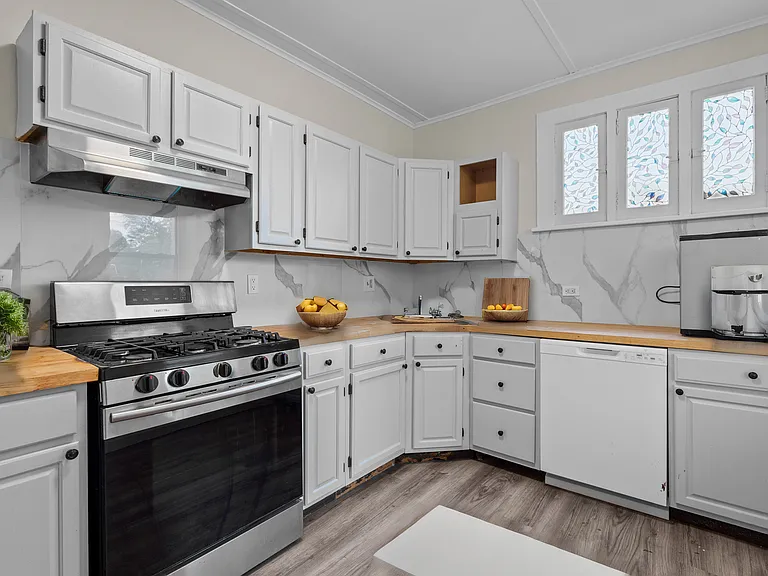 6204 Vermont Ave — Photo 4