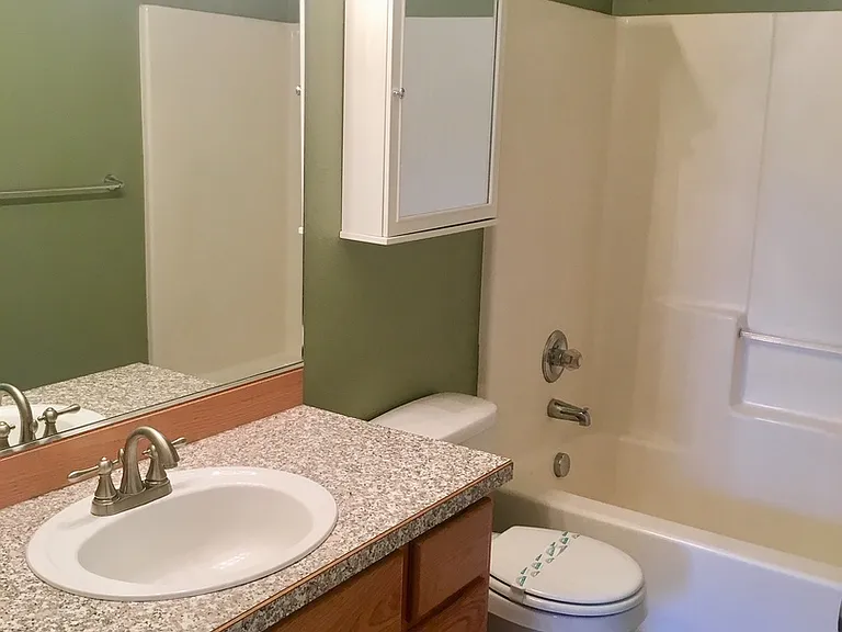 810 NW 18th Ave — Photo 16