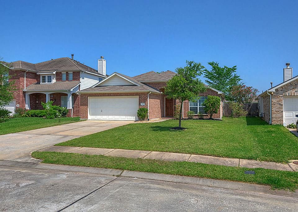 1st image of 8730 Cedar Walk Dr