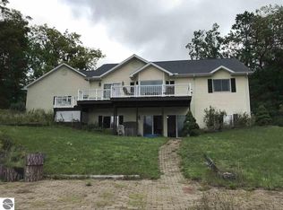 7229 Chain Lake Dr, South Branch, MI 48761