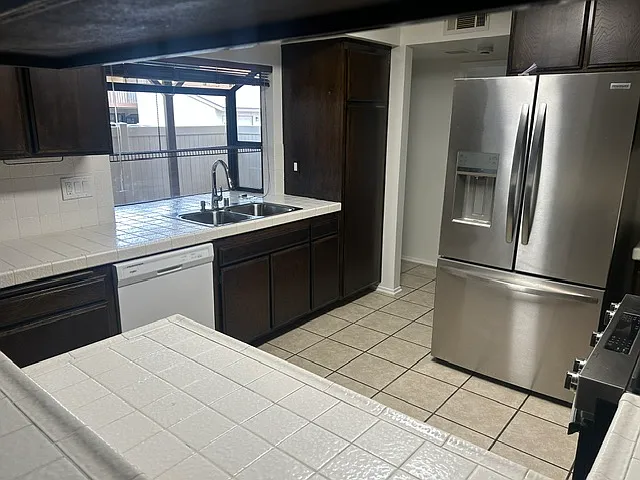 1115 Catlin St #D — Photo 3