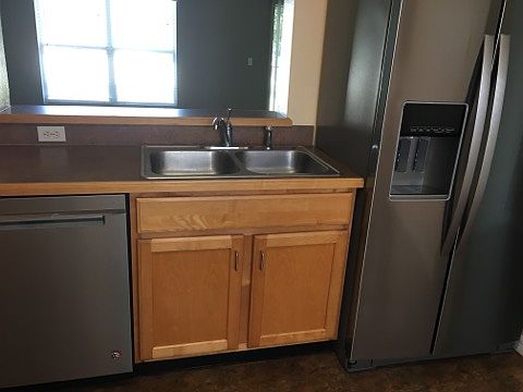 4th image of 12016 Woodglen Cir