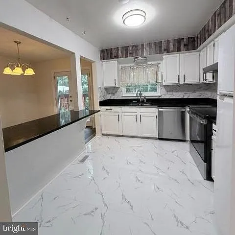 14934 Lady Madonna Ct — Photo 8