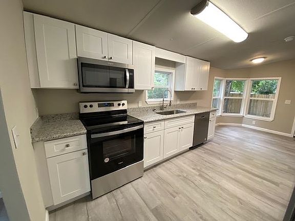 2nd image of 5562 Bantola Dr