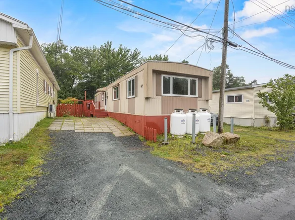 64 Bridget Ave, Halifax, NS B3R 1H9