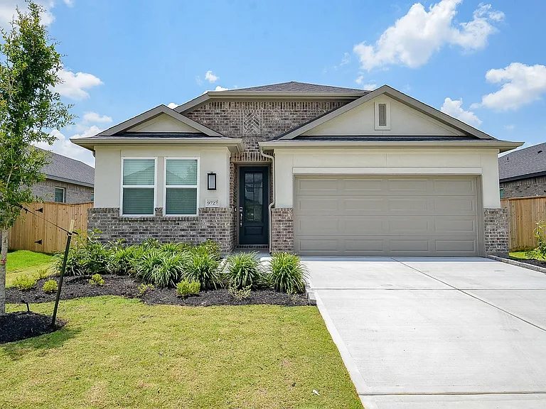 9727 Rialto Heights Dr — Photo 3