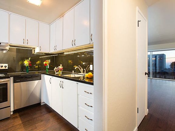 3rd image of 430 44th Ave APT 301