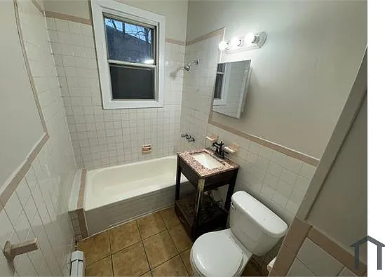 1442 Springfield Ave #1L — Photo 2