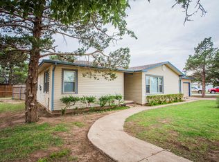402 17th St, Levelland, TX 79336