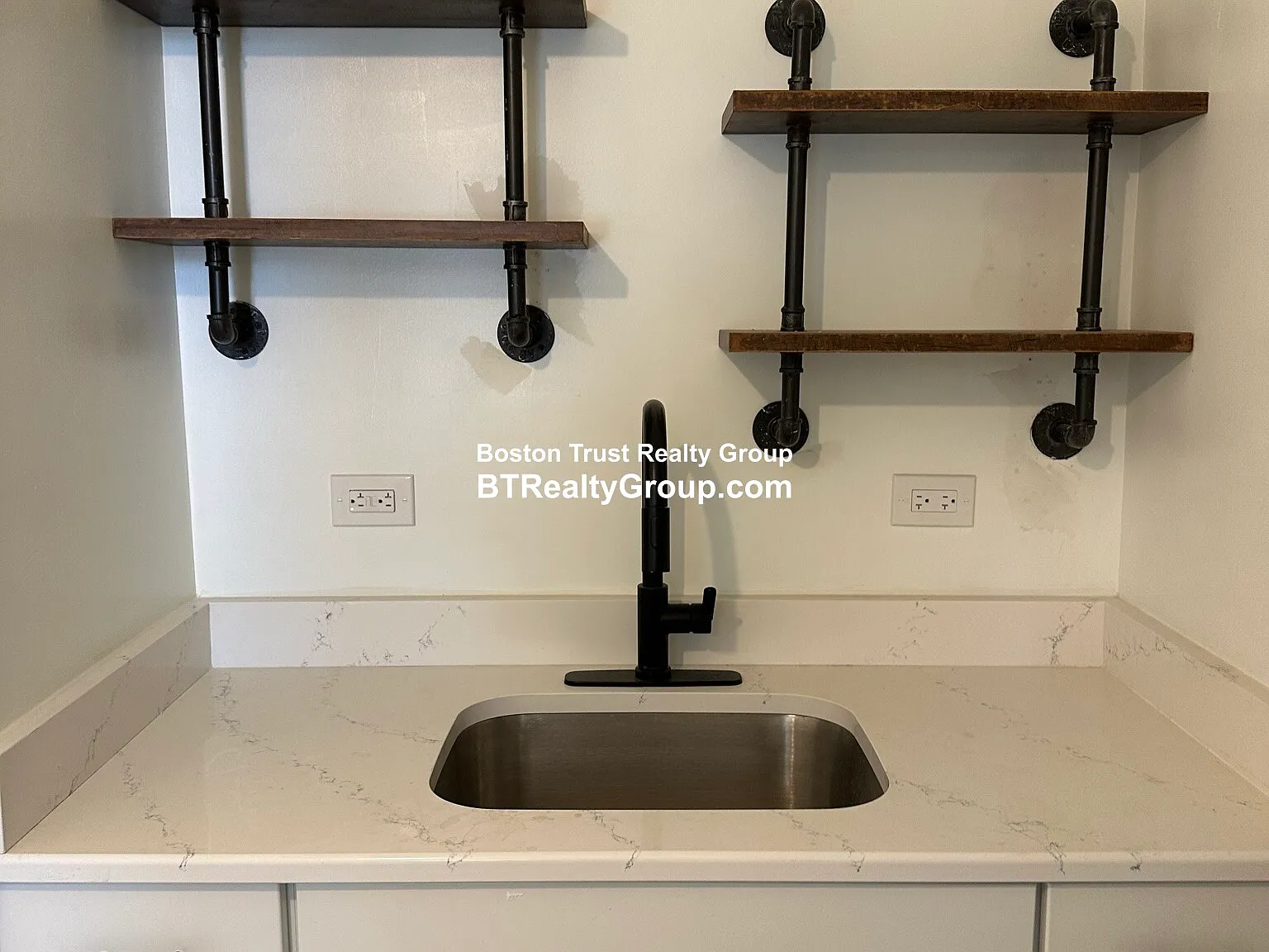 3 bed, 1.0 bath, 1750 sqft, $3,300 — Photo 4