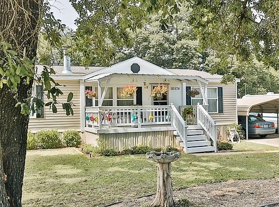 3rd image of 16574 Stonewood Dr