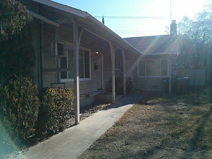 2nd image of 3824 El Camino Ave