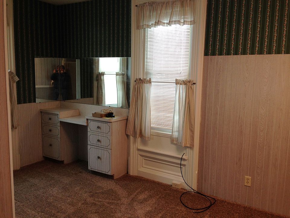 1st image of 106 W Paradise St