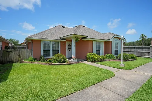 2300 Naples Dr Photo 1
