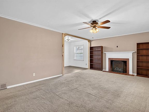 5th image of 310 Riverside Dr