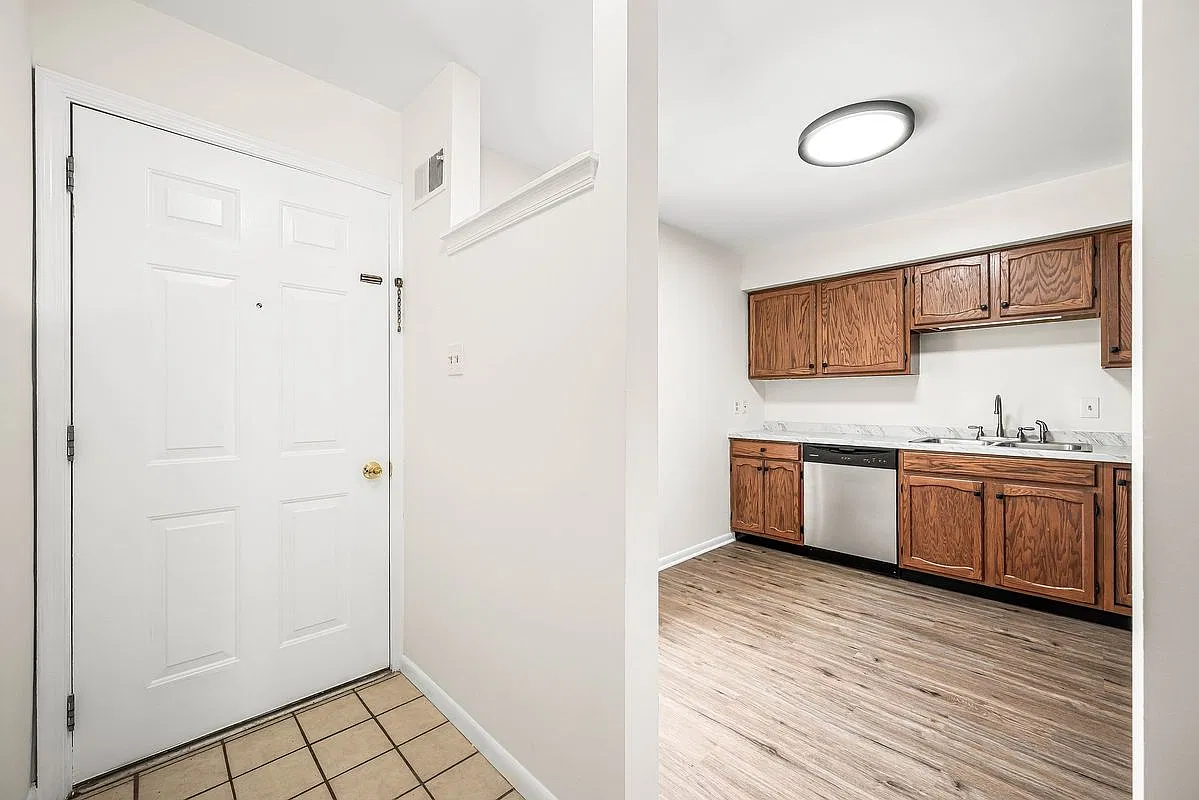 1 bed, 1.0 bath, 1146 sqft, $2,000 — Photo 4