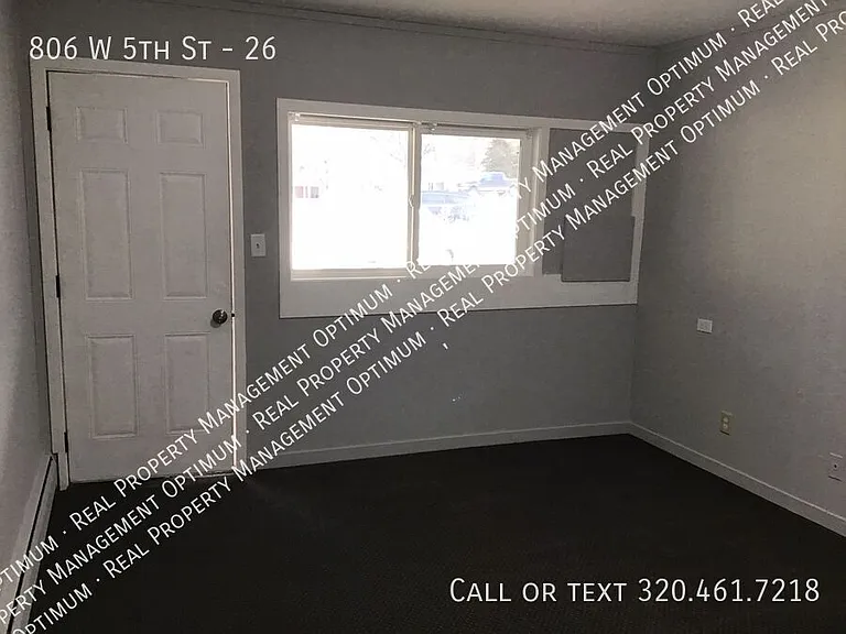 806 W 5th St #26 — Photo 3