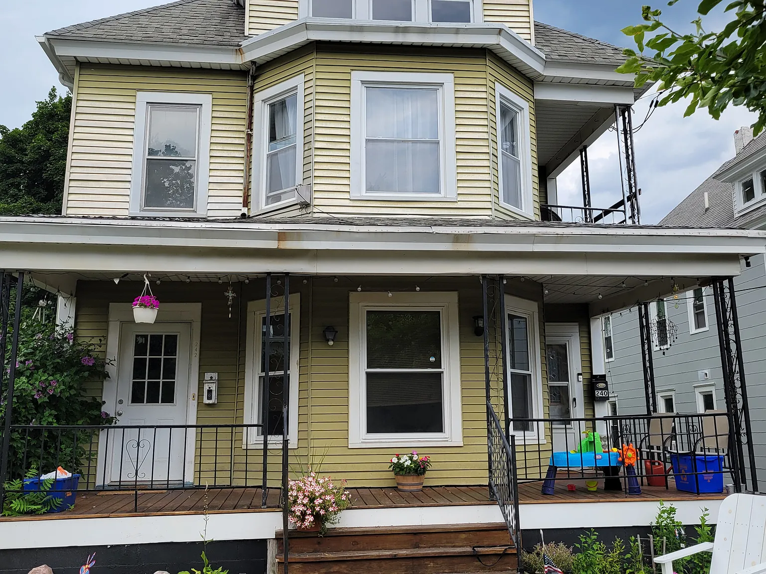 3 bed, 1474 sqft, $1,800 — Photo 1