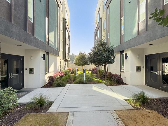 5th image of 3208 Mallard Ct #201