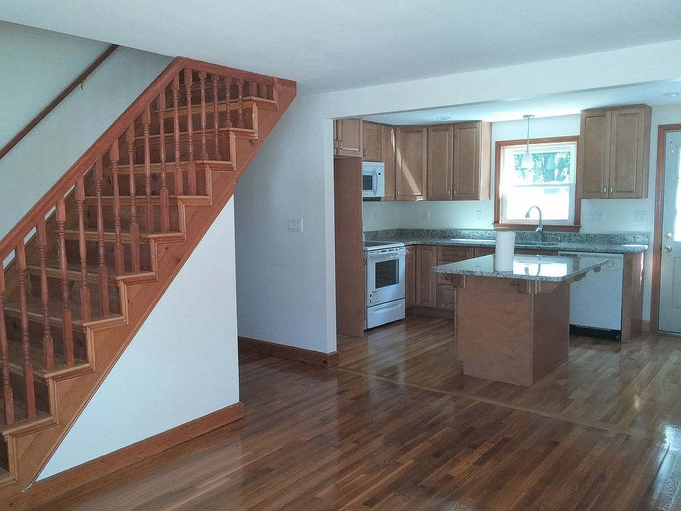 1st image of 21 Truman Dr
