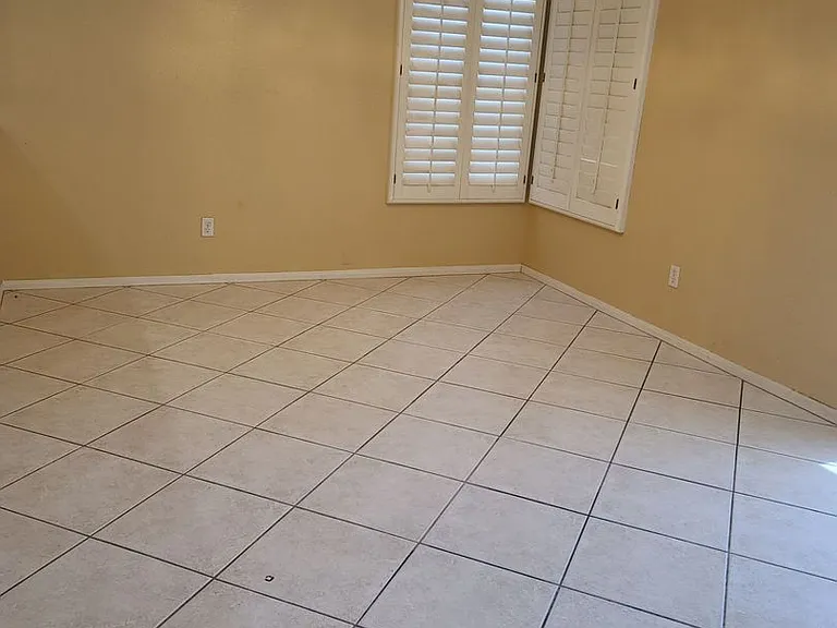10221 Abano Ct — Photo 3