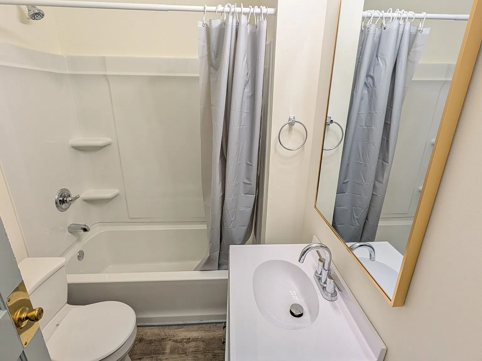 4 bed, 2.0 bath, 1528 sqft, $1,300 — Photo 3