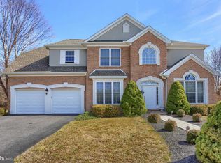 215 Taunton Dr, Carlisle, PA 17013