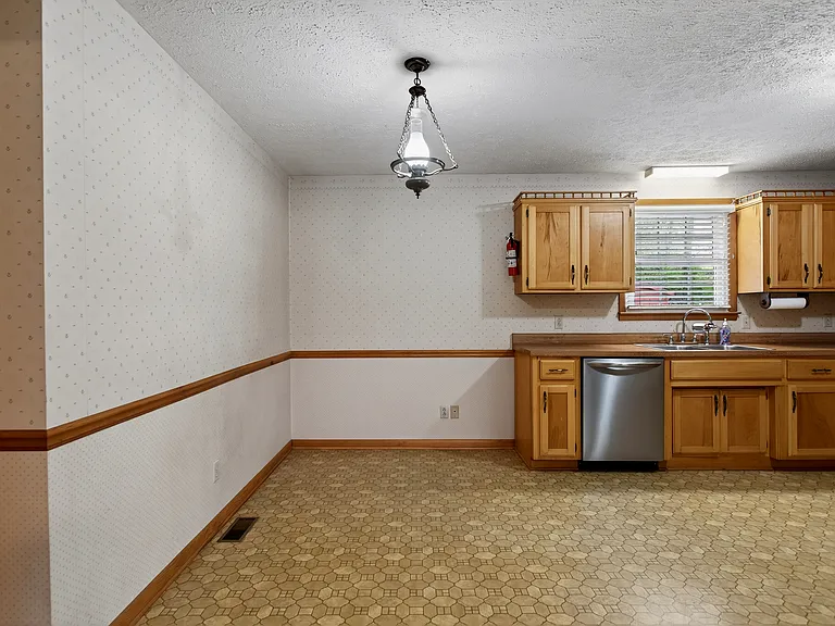 832 New Shackle Island Rd — Photo 12