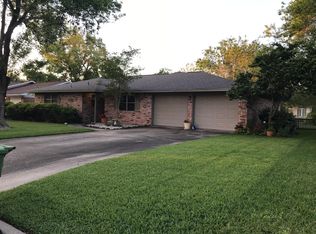 1213 Huck St, Cuero, TX 77954