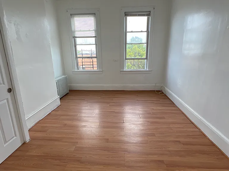 171 Cambridge Ave #3R — Photo 2