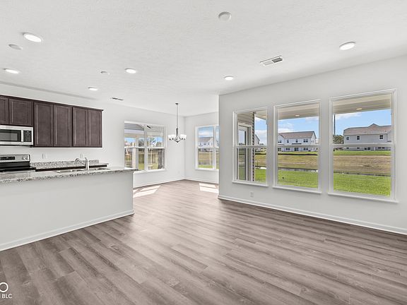 4th image of 10611 Maidenhair Dr