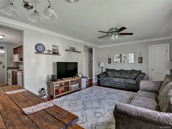 4th image of 211 N Kalmia Ave